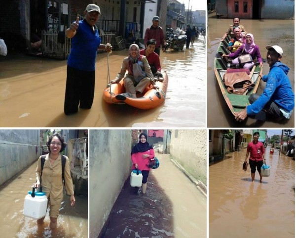 Petugas Dinkes Kab Bandung Terobos Banjir Demi Suksesnya PIN. by Dinkes Kab Bandung