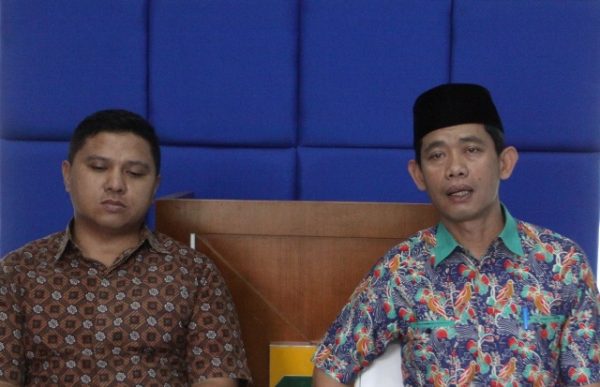 Camat Coblong Anton Sugiana saat Bandung Menjawab di Media Lounge Balai Kota Bandung, Selasa (17/5). by Meiwan Humas Pemkot Bandung