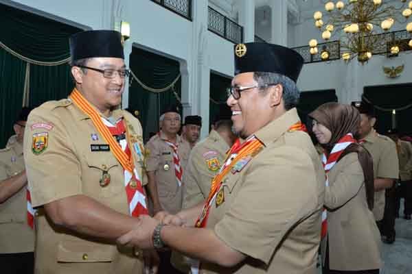 Kak Aher usai dilantik sebagai Ketua Majelis Pembimbing Daerah (Mabida) Gerakan Pramuka Jabar periode tahun 2015-2020, di Gedung Sate Bandung (6/8/15). by Humas Pemprov Jabar