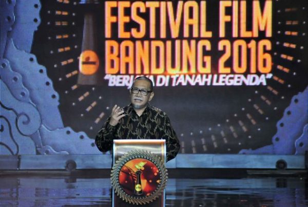 Wagub Jabar Deddy Mizwar memberi sambutan pada Malam Penghargaan FFB ke - 29, di Monju, Sabtu (24/9). by Humas Pemprov Jabar