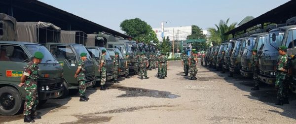 Kodam III/Siliwangi menyiapkan 40 unit kendaraan besar untuk angkut suporter Jabar Kahiji di PON, Rabu (14/9). by Pendam III/Slw 