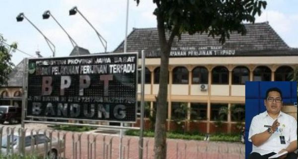 Kabid Perizinan IV BPPT Kota Bandung Wawan Khairulloh, dalam kegiatan Bandung Menjawab, di Ruang Media Lounge Balai Kota Bandung, Selasa (4/10).by Humas Pemkot Bandung