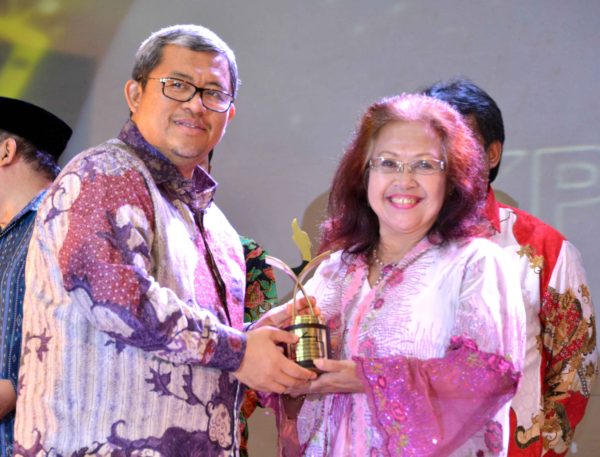 Gubernur Jawa Barat Ahmad Heryawan saat KPID Jabar Award 2016 di Hotel Panghegar, Jumat (18/11). by Humas Pemprov Jabar.