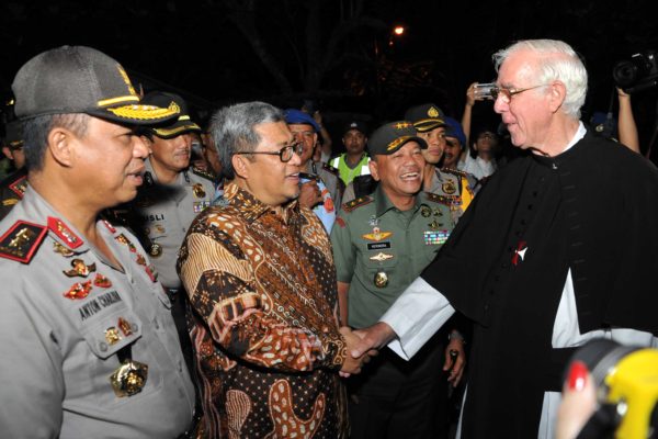 Forkopimda Jabar tinjau bersama jalur pengamanan Operasi Lilin Lodaya, dalam rangka pengamanan Natal dan Tahun Baru, Sabtu (24/12) malam. by Humas Pemprov Jabar