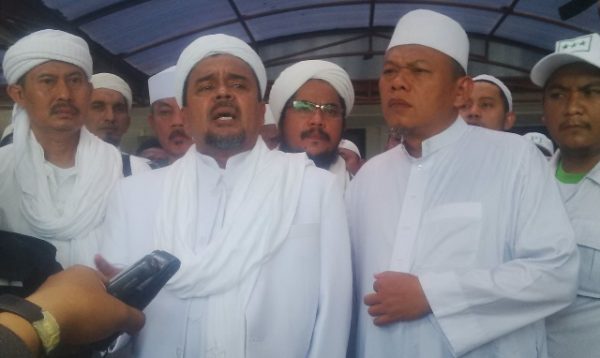 Habib Rizieq saat konpers usai sholat dzuhur di Masjid Polda Jabar, Kamis (12/1). by xv/bbcom