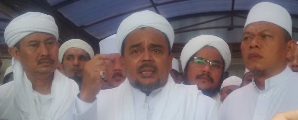 Habib Rizieq saat konpers usai sholat dzuhur di ?Masjid Polda Jabar, Kamis (12/1). by XV/bbcom