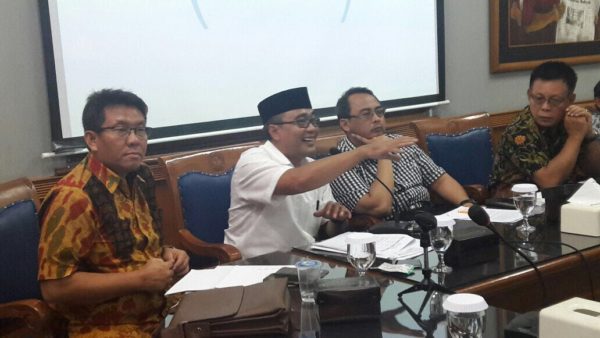 Anggota Komisi X DPR RI Dadang Rusdiana saat jadi narasumber diskusi "Memahami Kerisauan para Profesor Indonesia," di Bandung, Kamis (18/2). ist by aris