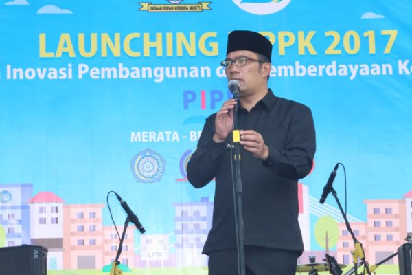 Wali Kota Bandung Ridwan Kamil saat Peluncuran PIPPK 2017 di Plaza Bale Kota Bandung, Selasa (21/3). by Meiwan Humas Pemkot Bandung.