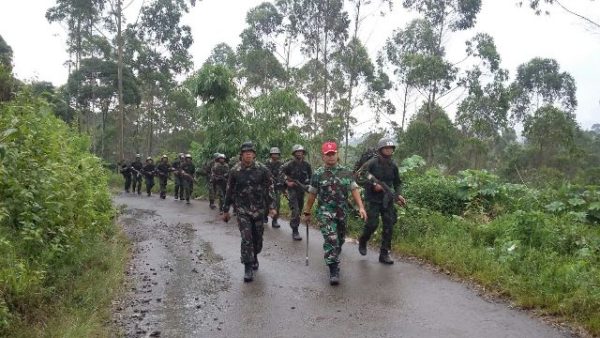 Sebanyak 139 Siswa Komando selama 7 hari laksanakan Long March dari Rancaupas, Ciwidey menuju Pantai Sancang Garut, Rabu (1/3). by Pentak Paskhas