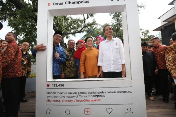 Presiden RI Joko Widodo di Teras Cihampelas Kota Bandung, Rabu (12/4). by Meiwan Humas Pemkot Bandung