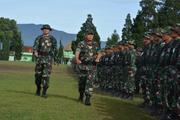 Pangdam III/Siliwangi Mayjen TNI M. Herindra membuka Apel Dansat Tersebar di Secata, Kec Pangalengan, Kab Bandung, Selasa (4/4). by Pendam III/Slw