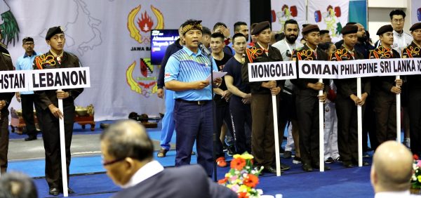 Bupati Bandung, H. Dadang M. Naser memberi sambutan pembukaan Asian Powerlifting Championship 2017 di Gedung Gymnasium Si Jalak Harupat, Selasa (2/5). by Kominfo Pemkab Bandung