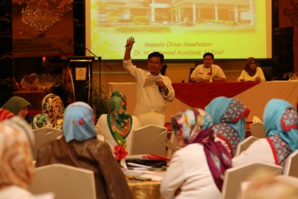 Kadinkes Kab Bandung dr. Achmad Kustijadi.,M.Epid saat Lokakarya Persiapan Akreditasi Puskesmas di Hotel Sutan Raja Soreang, Rabu (14/6/17). by Vita Kominfo Kab Bdg