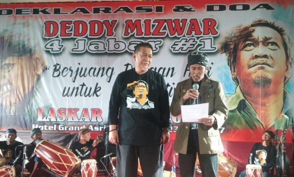 Deklarasi Laskar Naga Bonar dukung Deddy Mizwar maju di Pilgub Jabar 2018 di Hotel Grand Asrilia Bandung, Minggu (23/7). by bbcom