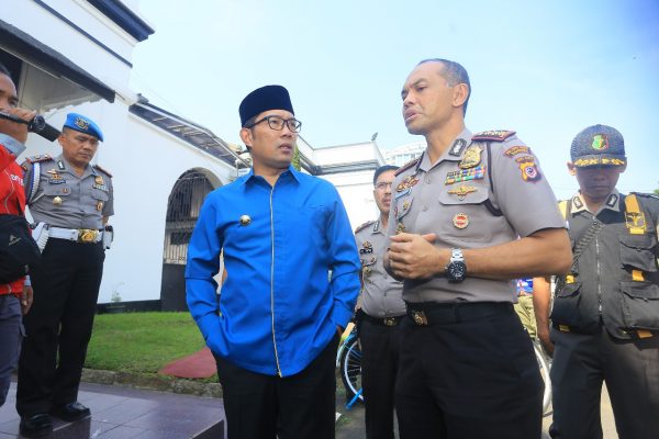 wali Kota Bandung Ridwan Kamil didampingi Kapolrestabes Bandung Kompol Hendro Pandowo, di Mapolrestabes Bandung, Jumat (7/7/17). by Meiwan Humas Pemkot Bdg