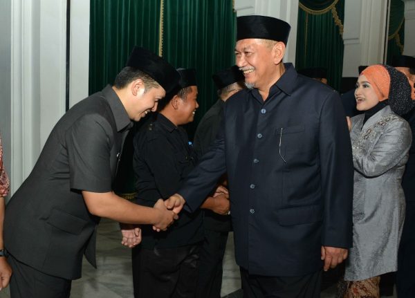 Wagub Jabar Deddy Mizwar usai melantik 73 pejabat eselon di lingkungan Pemprov Jabar, di Aula Barat Gedung Sate, Jumat (11/8/17). by Humas Pemprov Jabar