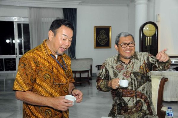 Gubernur Jawa Barat Ahmad Heryawan menerima tamu dari Jepang di Gedung Negara Pakuan, Minggu (10/12). by Humas Pemprov Jabar