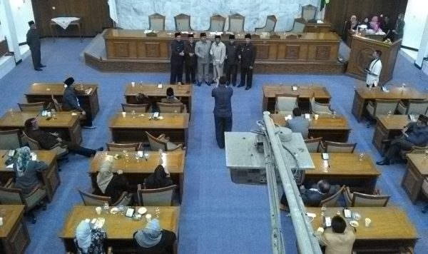 Rapat Paripurna DPRD Kab Bandung di Gedung Paripurna DPRD Kab Bandung, Jumat (29/12/17), mengesahkan tiga produk hukum berupa Perda yang merupakan usulan Pemkab Bandung. by iwa/bbcom